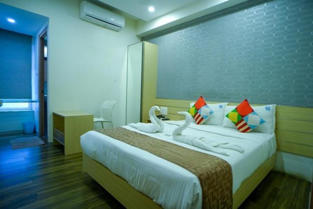 Hotel Raaj Pearl Chennai Esterno foto
